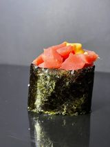 Гункан з тунцем