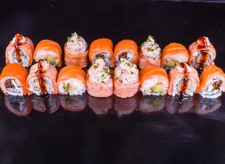 Салмон комбо сет (16бр-550г)