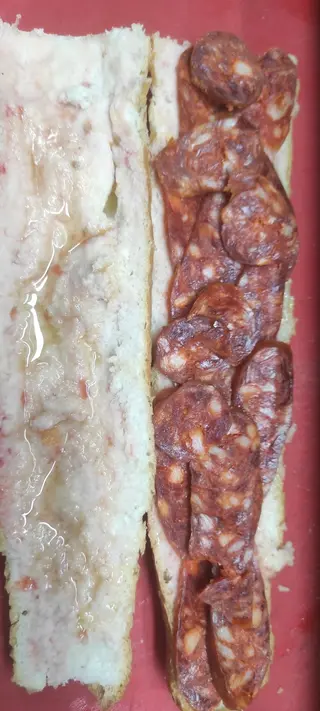 Bocadillo Frío De Chorizo Picante