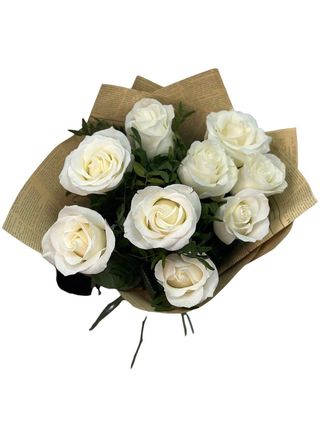 Buchet 9 trandafiri albi