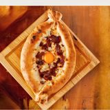 Khachapuri cu basturma