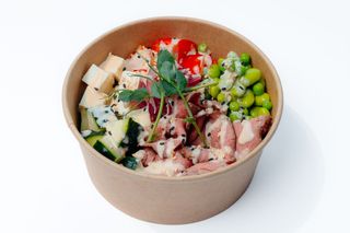 Bol cu vita la sous-vide, tofu si sos tonnat