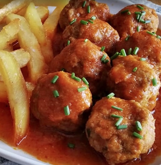 Albóndigas En Tomate (Ración)