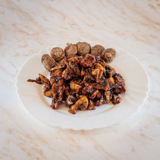 S36 - Svinjetina sa šampinjonima i šitaki pečurkama