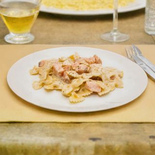 Паста Фарфале с лососем