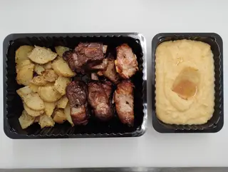 Spiedo 3 porzioni,polenta e patate
