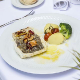 Merluza De Delante A Atrás