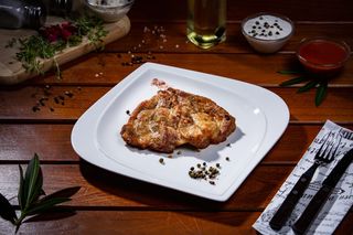 Ceafa de porc la gratar