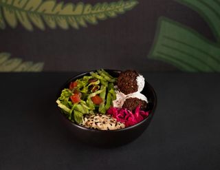 ფალაფელი თეფშზე