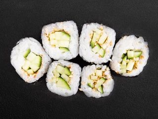 Макі з огірком (120g)