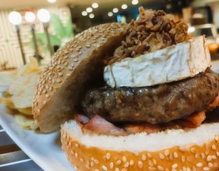 Burguer BASILEA black angus