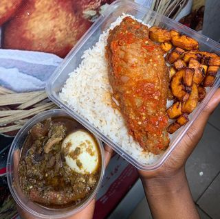 White rice and ofada sauce