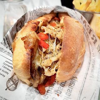 Фили чийз сандвич с пилешко филе (430г)