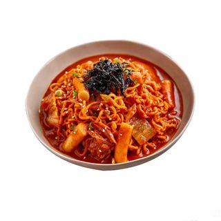 Ramen coreano kimchi con pasta de arroz 