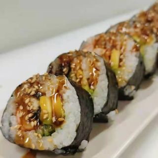 33. Futomaki Anguila (8 Uds.)