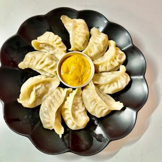 Chicken Steam MoMo 10 Pcs