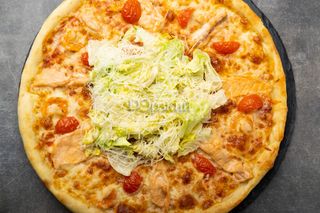 Пицца "Цезарь с семгой" 33 см