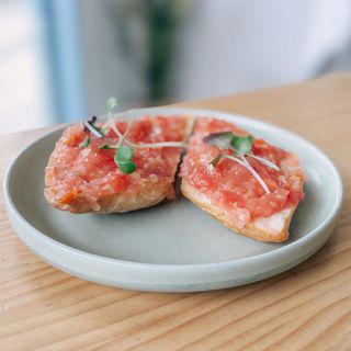 Tostada Con Tomate Rallado Y Aceite De Oliva Virgen Extra