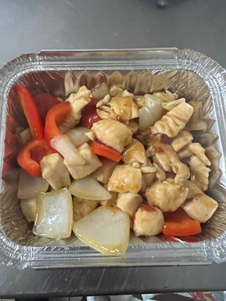 Pollo piccante e verdure  (辣鸡）