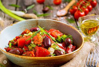 Селска салата (400г)