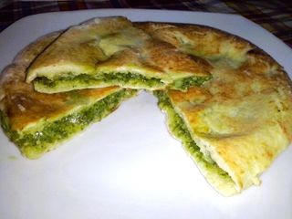 Focaccia pesto e formaggio
