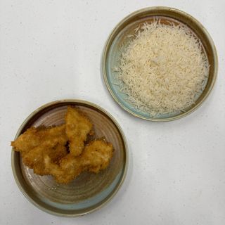 kids Panadinhos de Frango e Arroz Frito