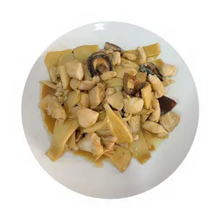 Pollo con Bambú y Setas Chinas