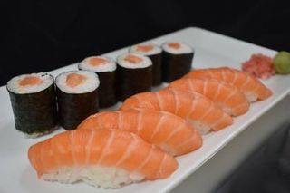 Dashi Salmon 5 & Maki  (260g)