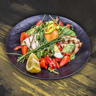 Salată cu piept de pui