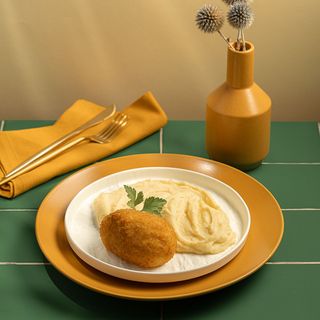 Комплекс: котлета по-київськи з картопляним пюре