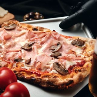 Pizza Prosciutto E Funghi