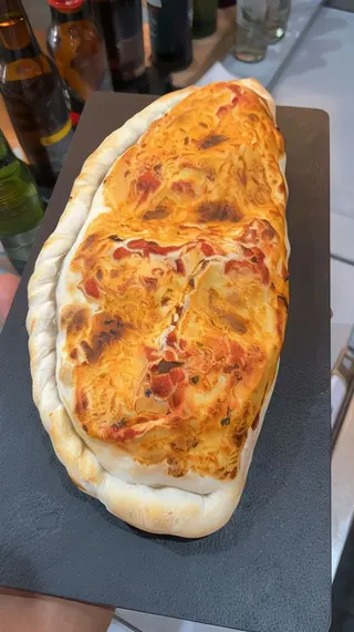 Calzone 4 Quesos