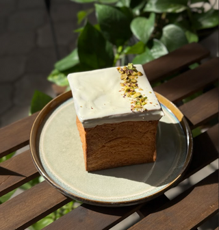 Кубічний круасан з фісташковим кремом (220г)