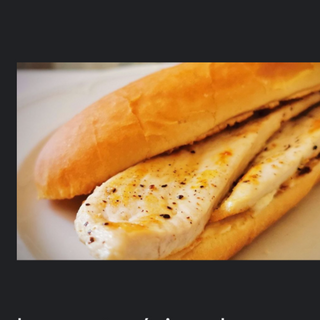 Bocadillo de pechuga a la plancha 