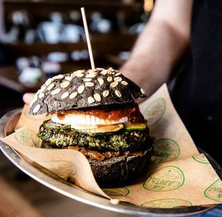 El Cairo Veggie Burger