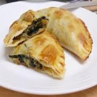 Empanadilla de espinacas y queso de cabra