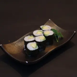 N6- Avocado Maki 