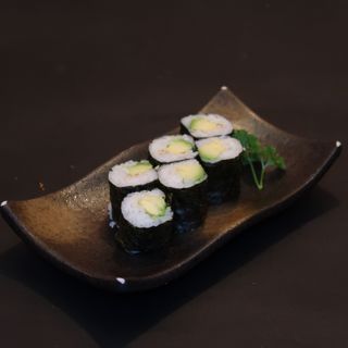 N6- Avocado Maki 