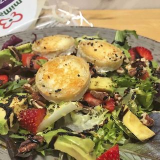 Ensalada Rulo De Cabra