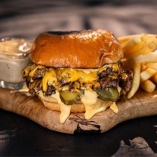 Meniu Double Eazy Cheesy Smash Burger