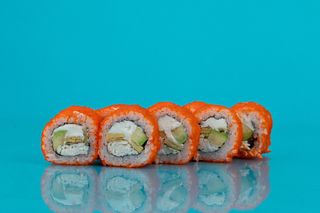 Калифорния с крабом (320г)