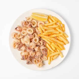 Lignje pržene i pomfrit