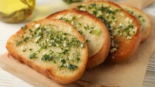 Toast À l'Ail Et Au Persil