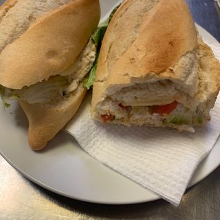 Bocadillo De Pollo Desmenuzado