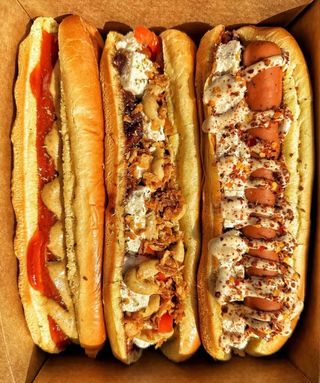 Motherfathers Hot Dogs Box 2x ДОПЪЛНИТЕЛНИ СОСОВЕ