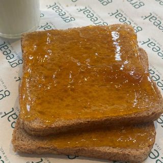 Toast Integrale con Marmellata Albicocca