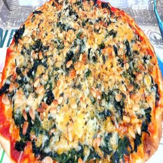 pizza de espinacas con piñones y pasas (normal)