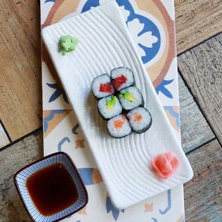 Bandeja Maki Roll Variado (12 Pzs.)