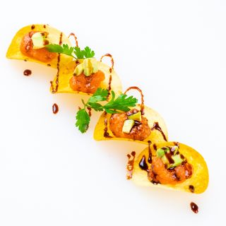 C3. Salmon crispy tartare 