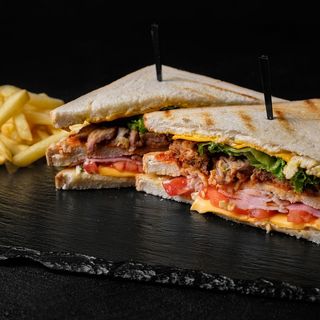 Сендвіч-клаб з куркою 